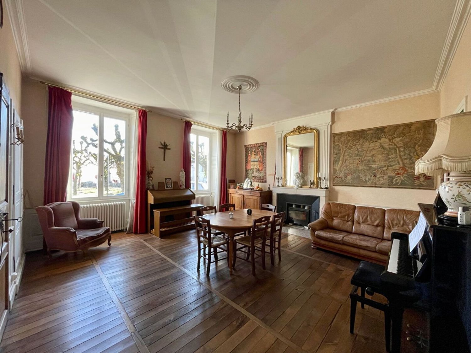 Maison à vendre, 266m², Valence-en-Poitou