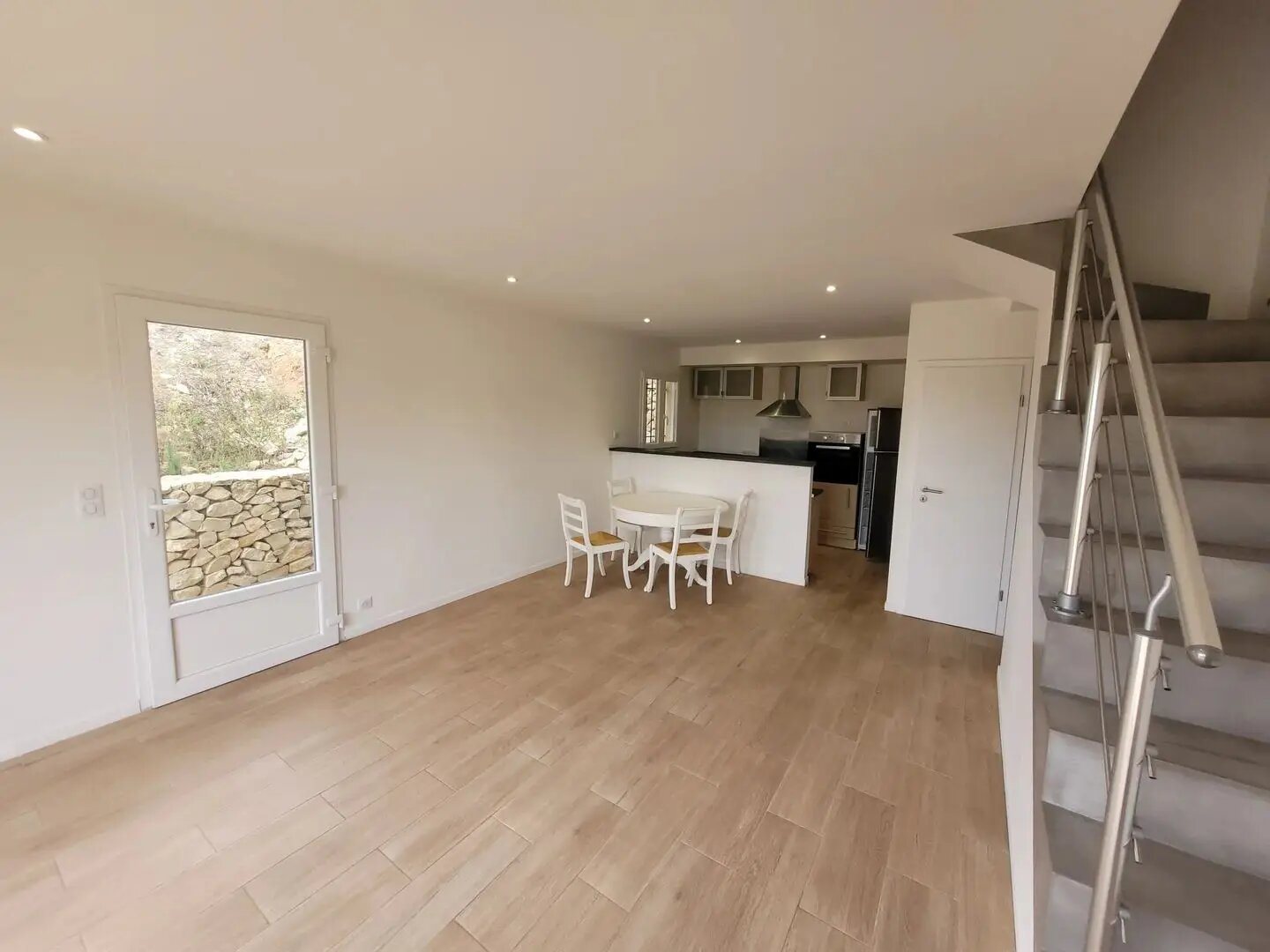 Appartement à louer, 65m², Venelles