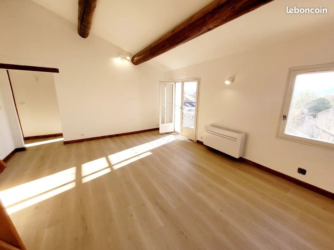 Appartement à louer, 51m², Villelaure