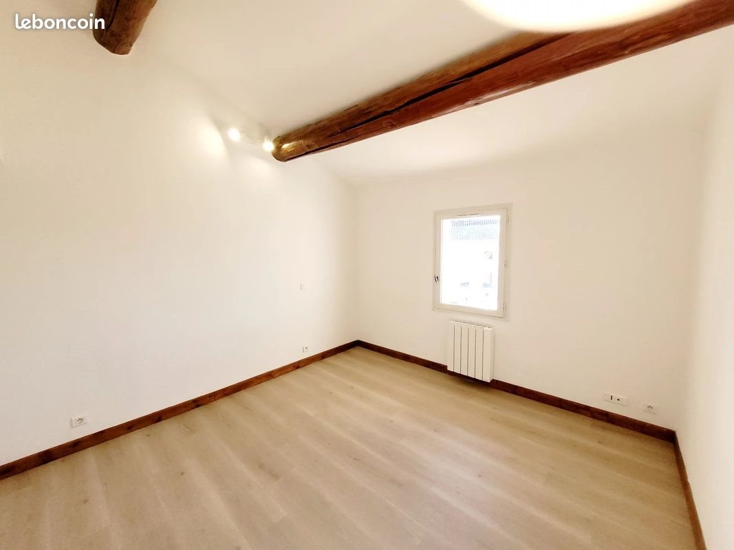 Appartement à louer, 51m², Villelaure