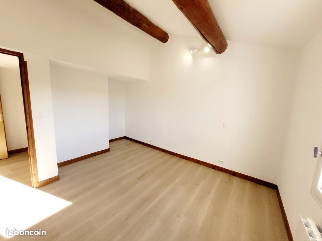 Appartement à louer, 51m², Villelaure