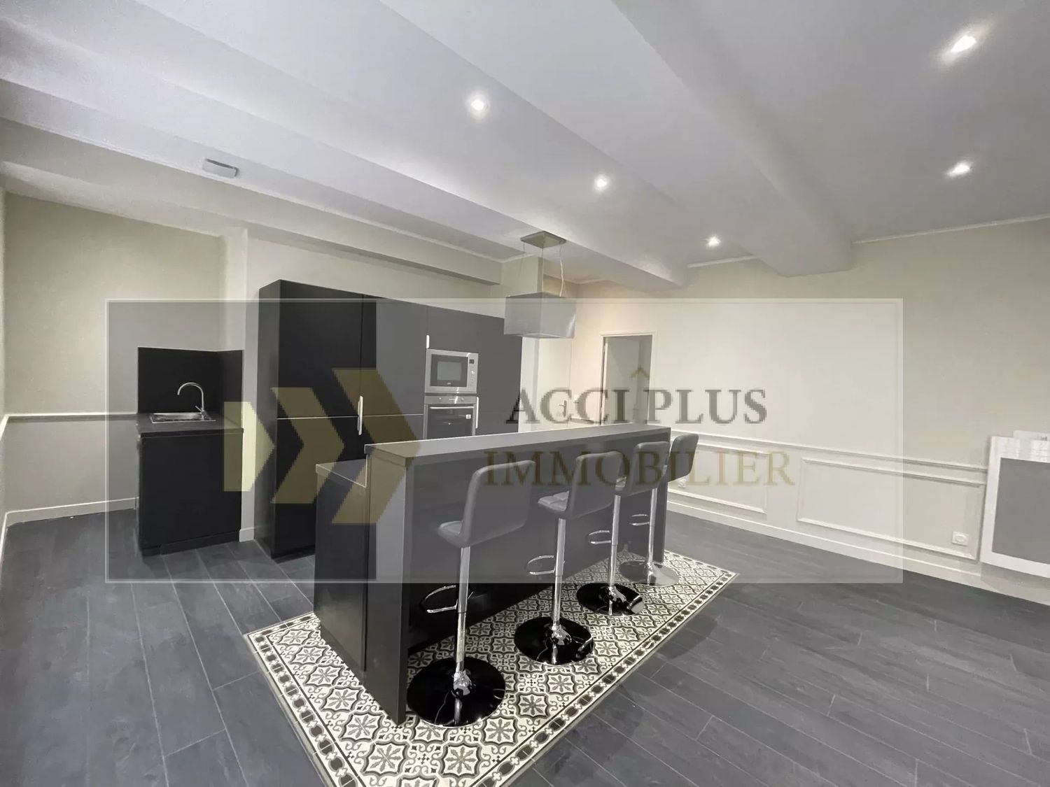 Appartement à louer, 152m², Nîmes