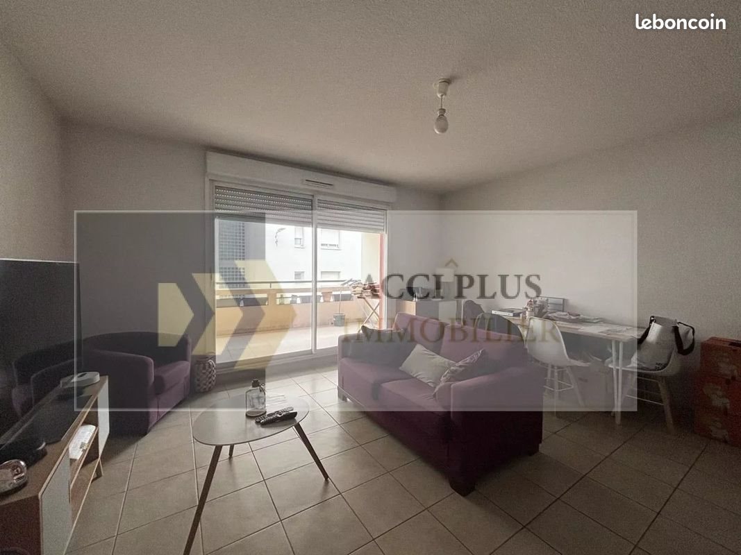 Appartement à louer, 62m², Nîmes