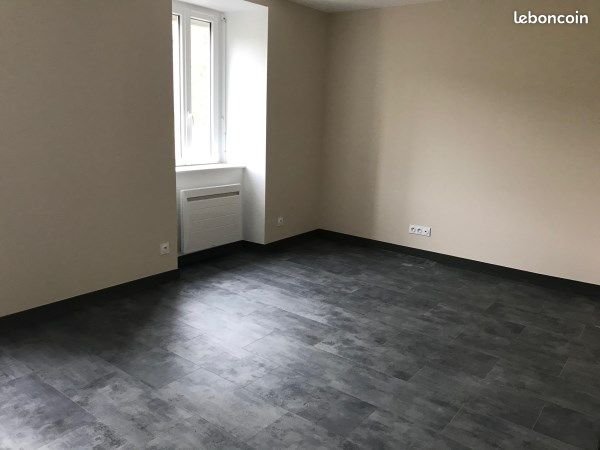 Appartement à louer, 59m², Dunières