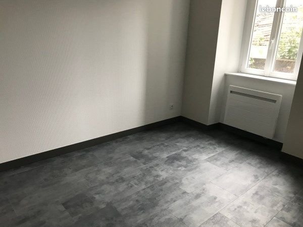 Appartement à louer, 59m², Dunières