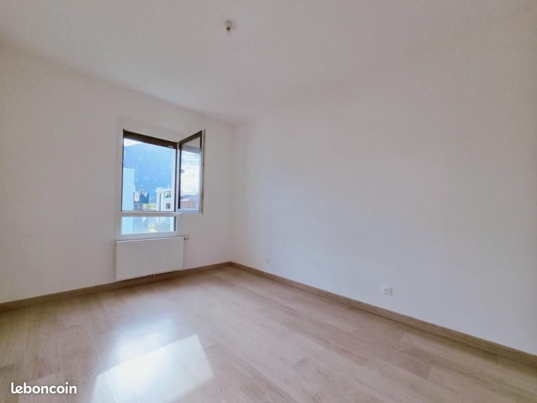 Appartement à louer, 43m², Saint-Pierre-en-Faucigny