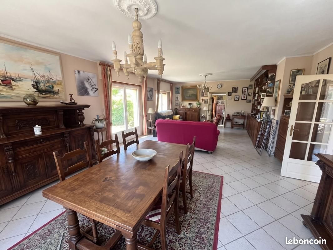 Maison à vendre, 220m², Avesnes-le-Sec