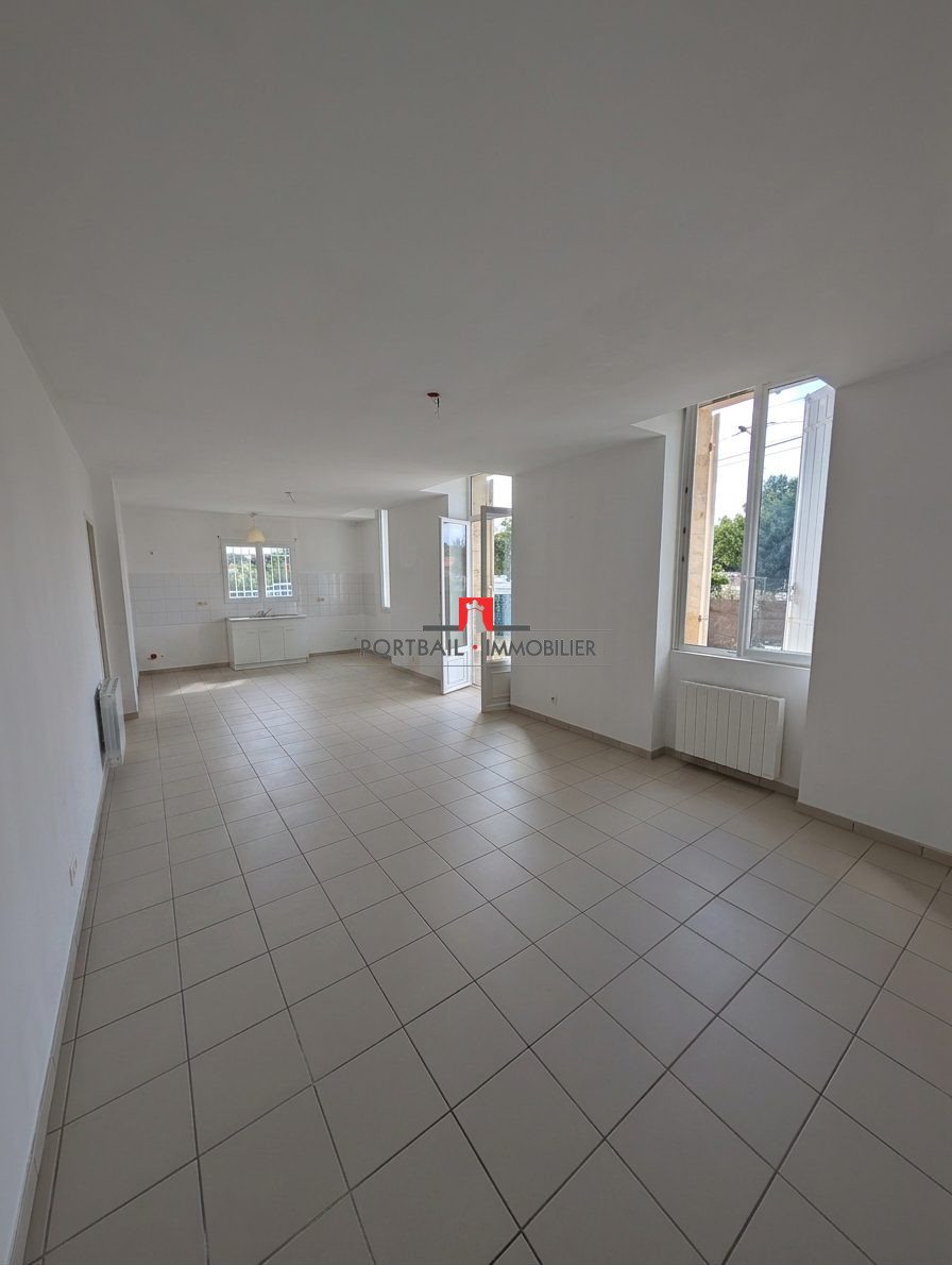 Maison à louer, 76m², Saint-Christoly-de-Blaye
