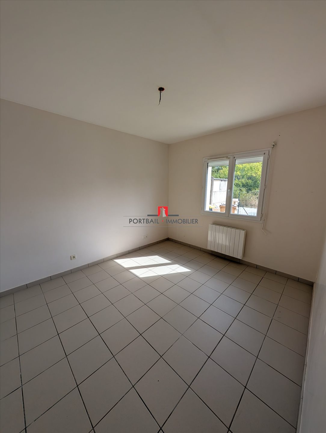 Maison à louer, 76m², Saint-Christoly-de-Blaye