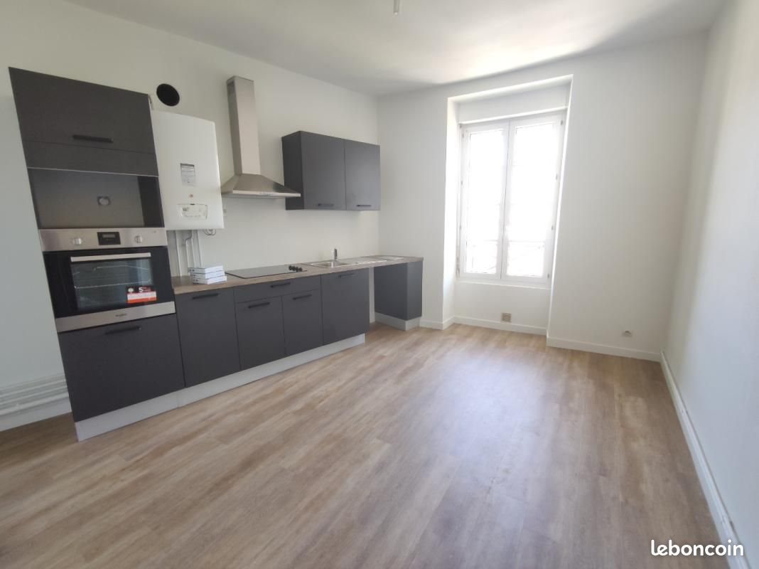 Appartement à louer, 75m², Fougères