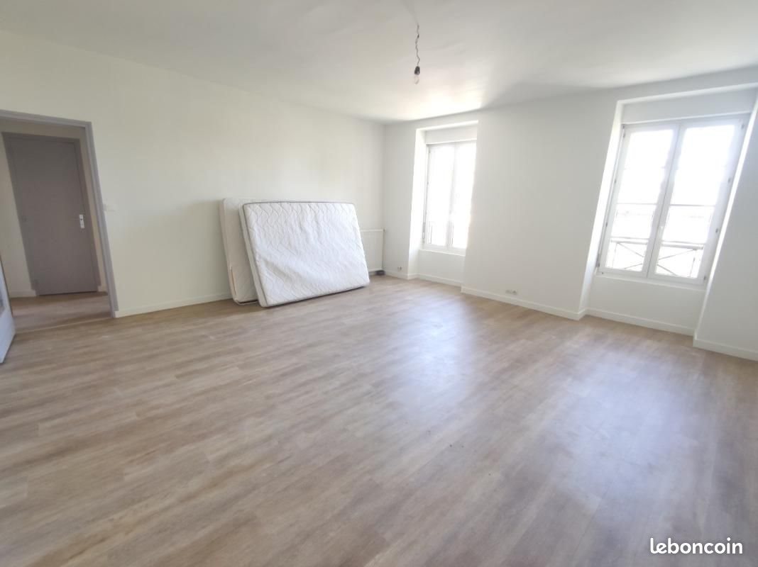 Appartement à louer, 75m², Fougères