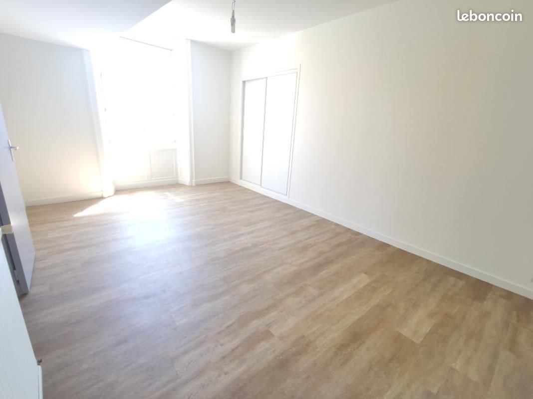 Appartement à louer, 75m², Fougères