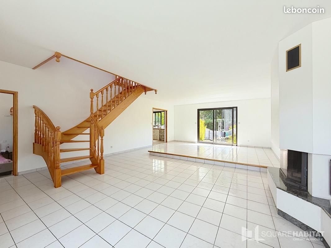 Maison à louer, 135m², Montfort-sur-Meu