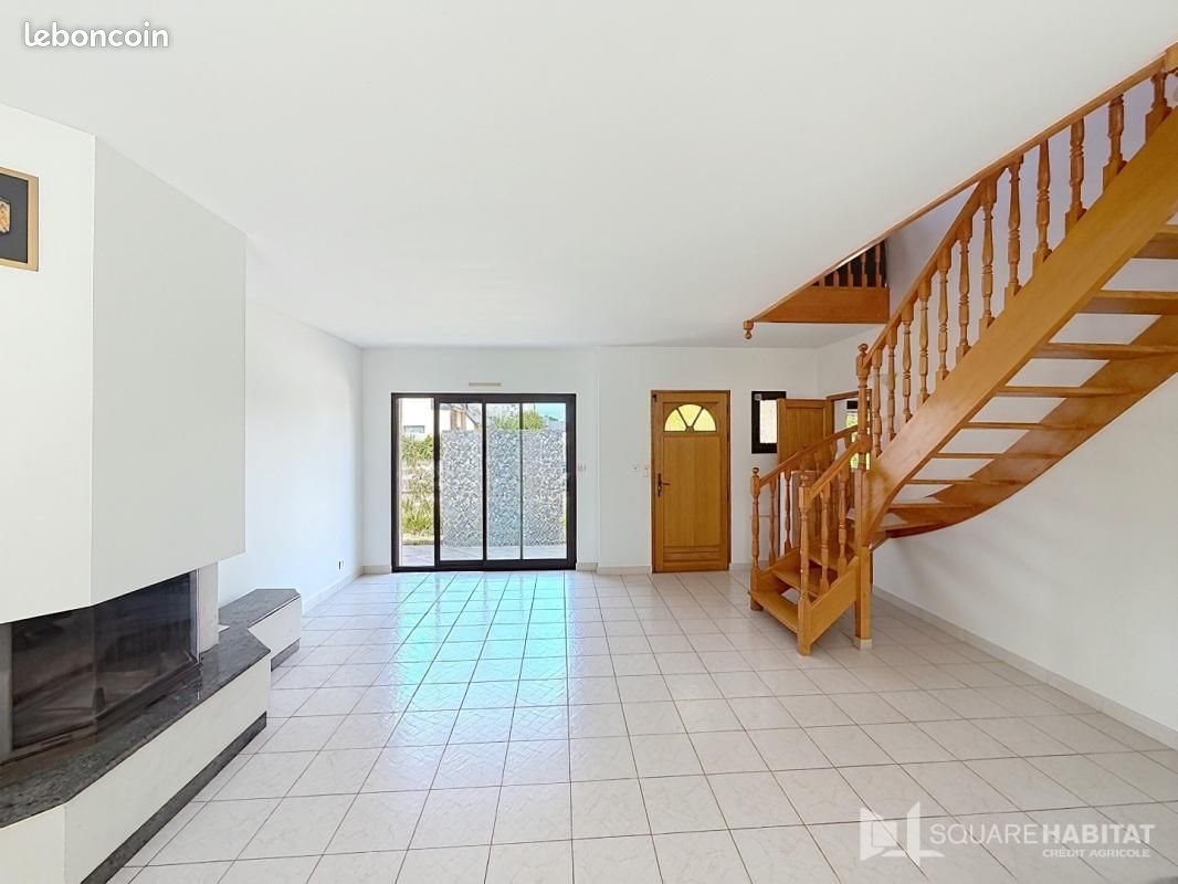 Maison à louer, 135m², Montfort-sur-Meu