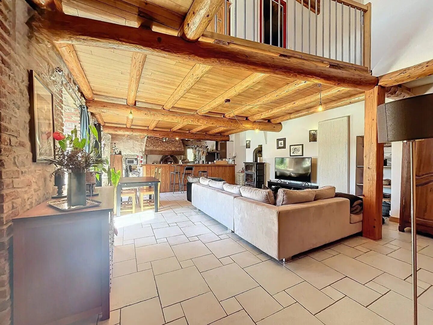 Maison à vendre, 242m², Lézigneux