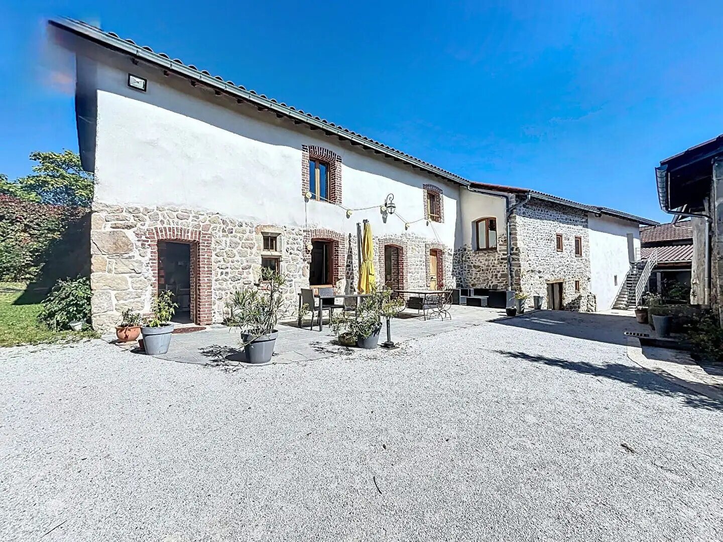 Maison à vendre, 242m², Lézigneux