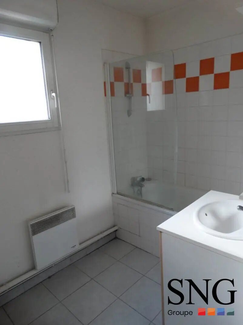 Appartement à louer, 40m², Sedan