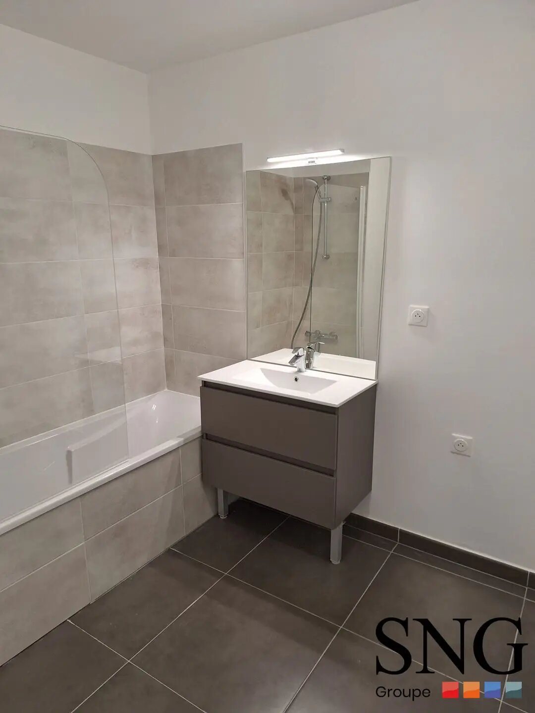Appartement à louer, 59m², Nîmes