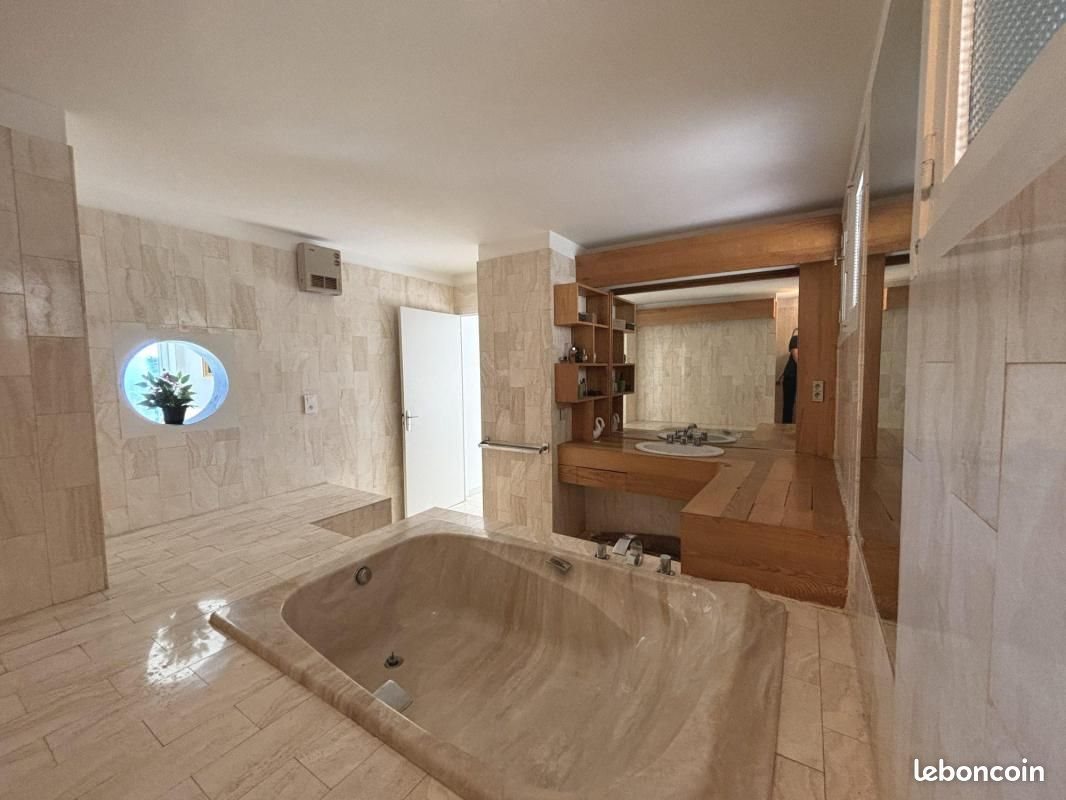 Maison à vendre, 212m², Aubenas