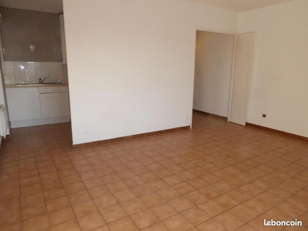 Appartement à louer, 55m², Aubenas