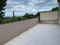 Appartement à louer, 67m², Meyras