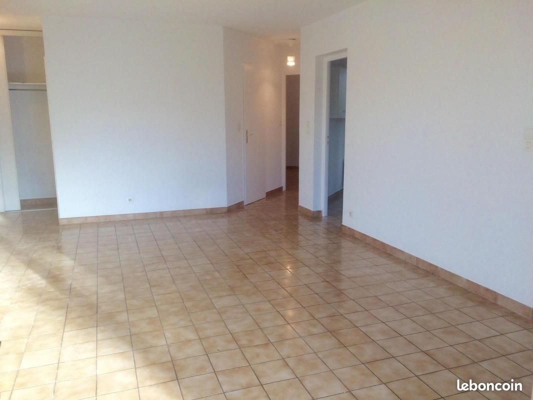Appartement à louer, 65m², Aubenas
