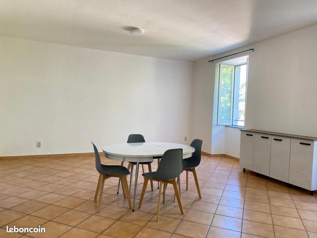 Appartement à louer, 63m², Villeneuve-de-Berg