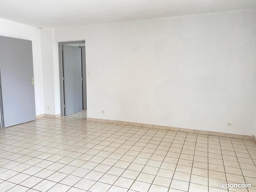 Appartement à louer, 50m², Aubenas