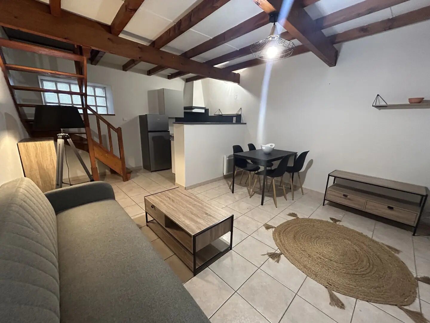 Maison à louer, 44m², Verzeille