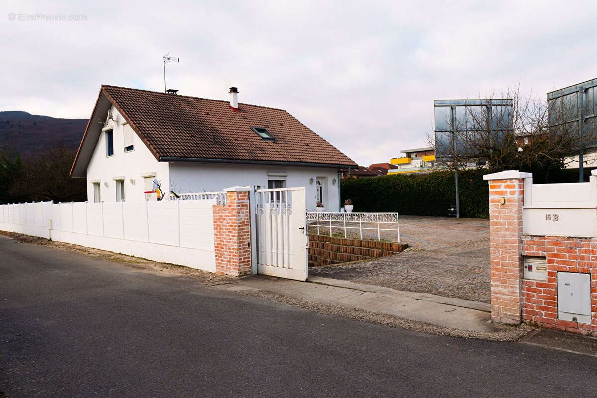 Maison à vendre, 152m², Vétraz-Monthoux