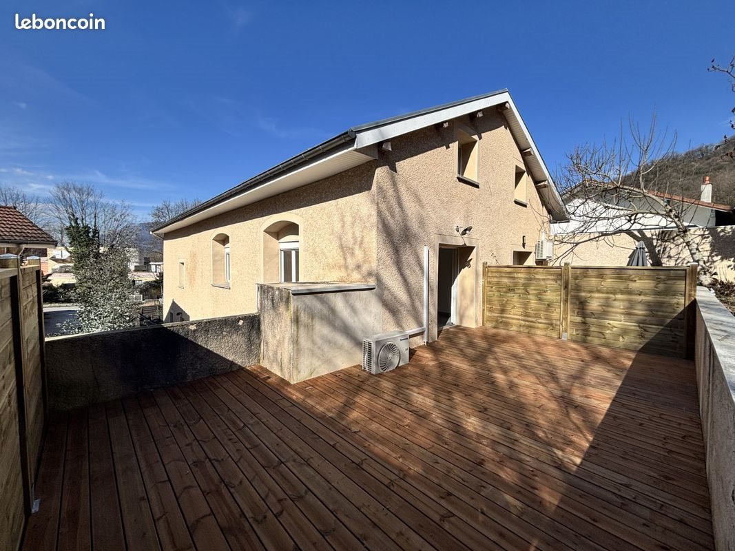 Appartement à louer, 60m², Poisat