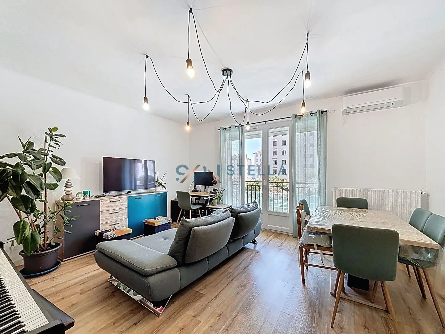 Appartement à louer, 81m², Ajaccio