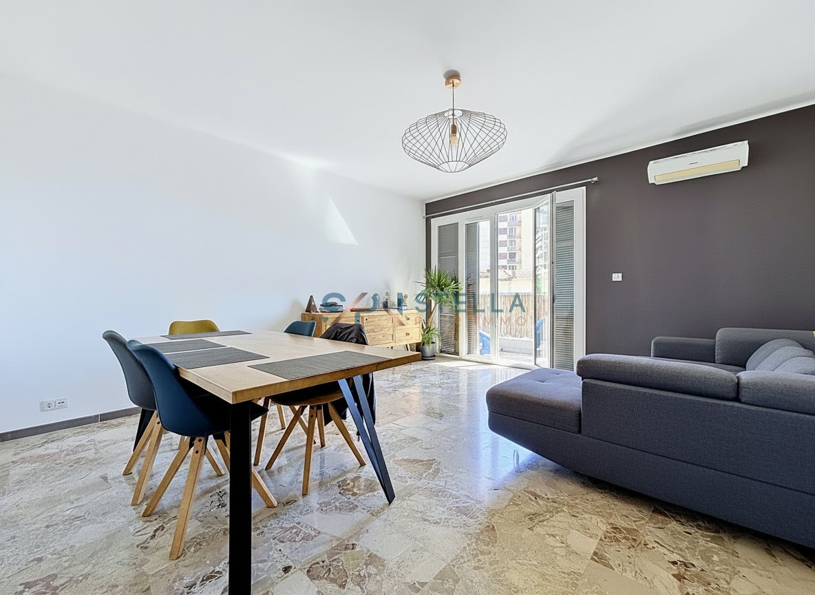Appartement à louer, 72m², Ajaccio