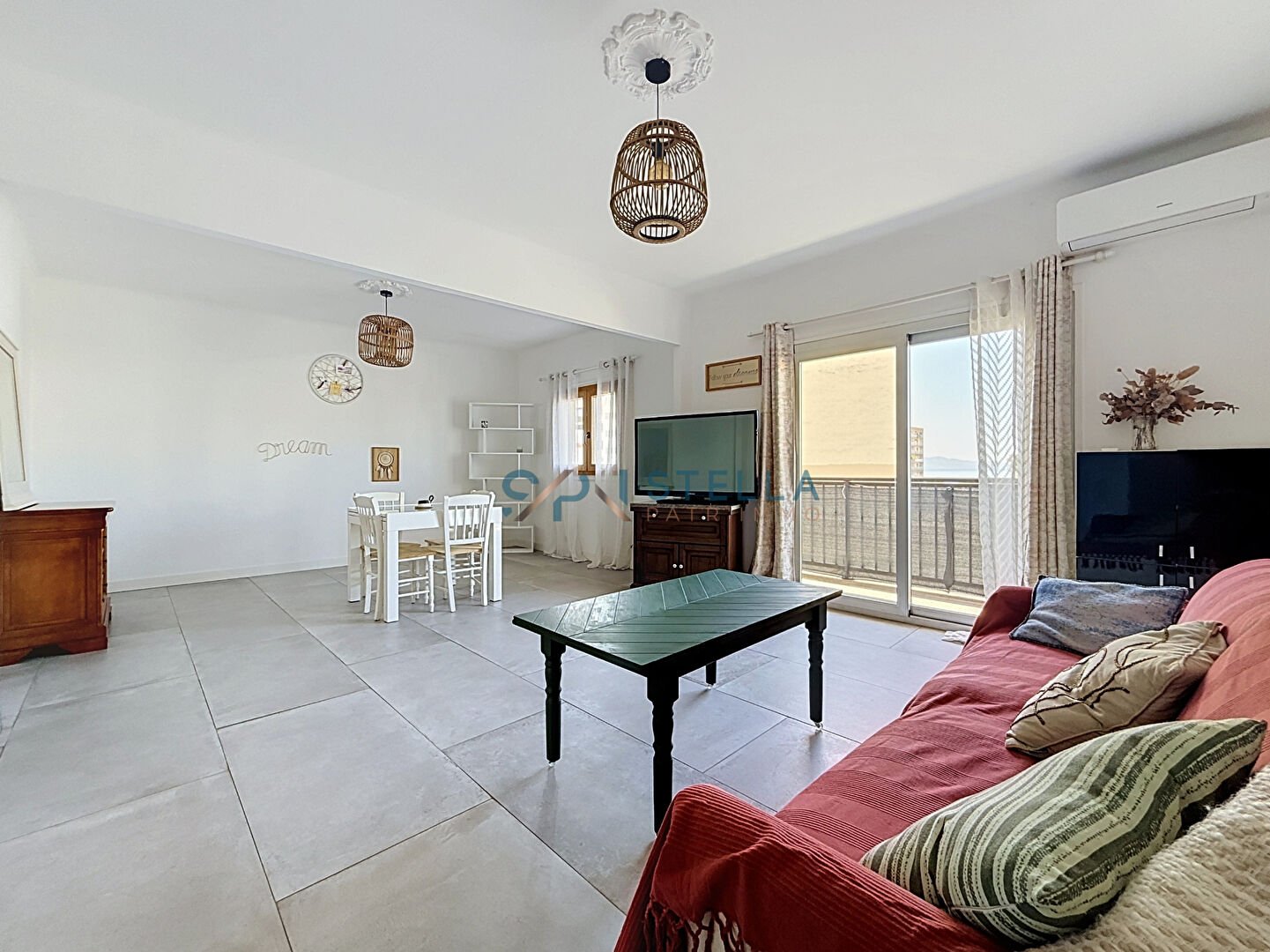Appartement à louer, 78m², Ajaccio