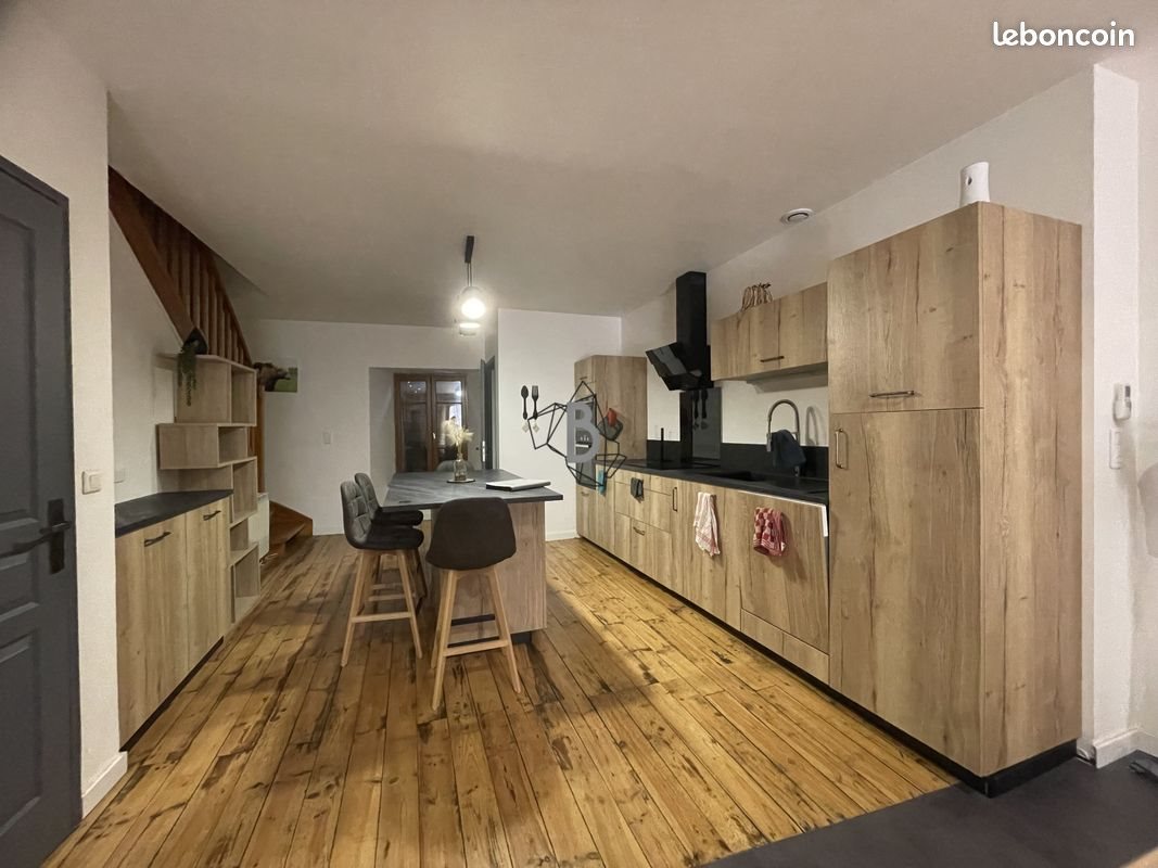 Maison à louer, 77m², Réquista