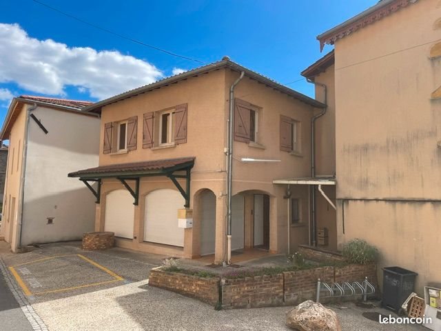 Appartement à louer, 70m², Létra