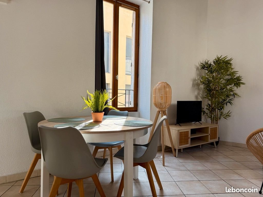 Appartement à louer, 45m², Nîmes