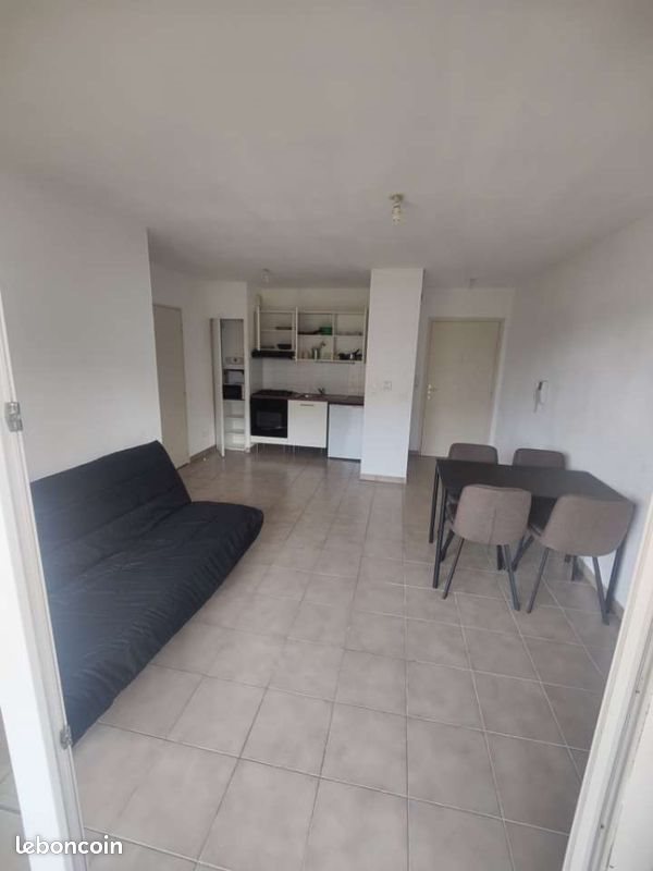 Appartement à louer, 38m², Vénissieux