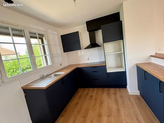 Maison à louer, 85m², Menneval