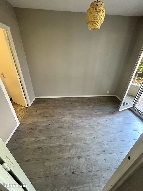 Appartement à louer, 32m², Saint-Priest-en-Jarez