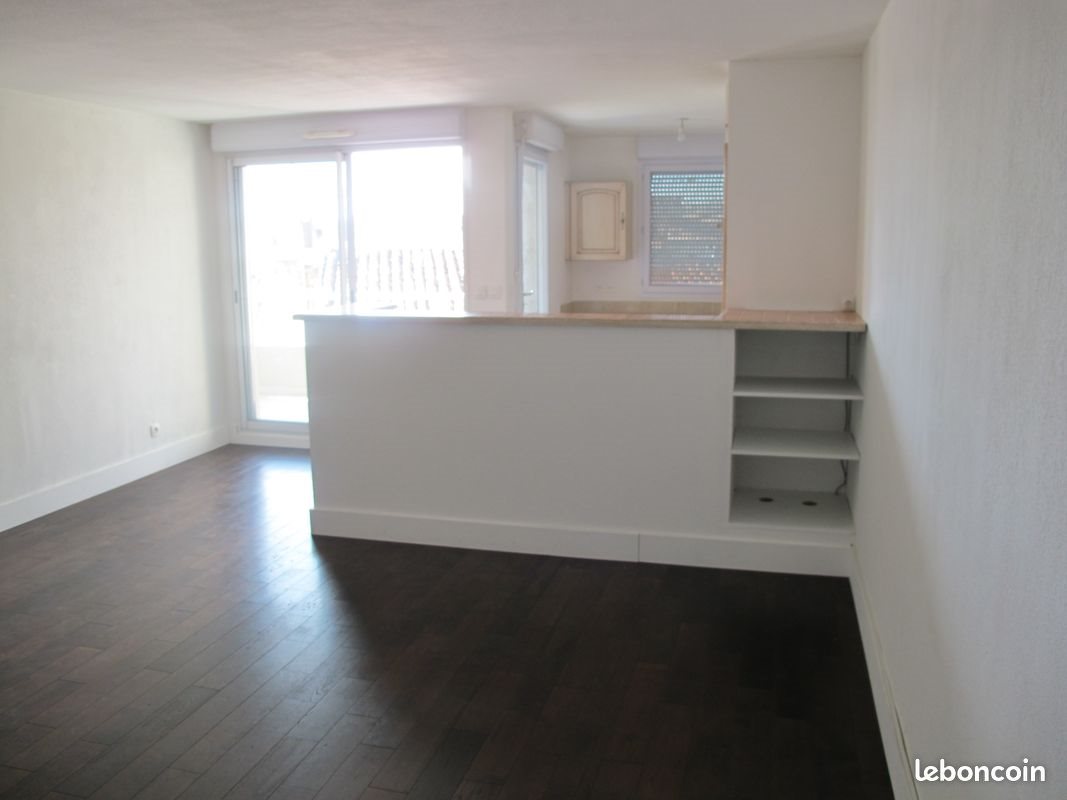 Appartement à louer, 69m², Marseille 8ème