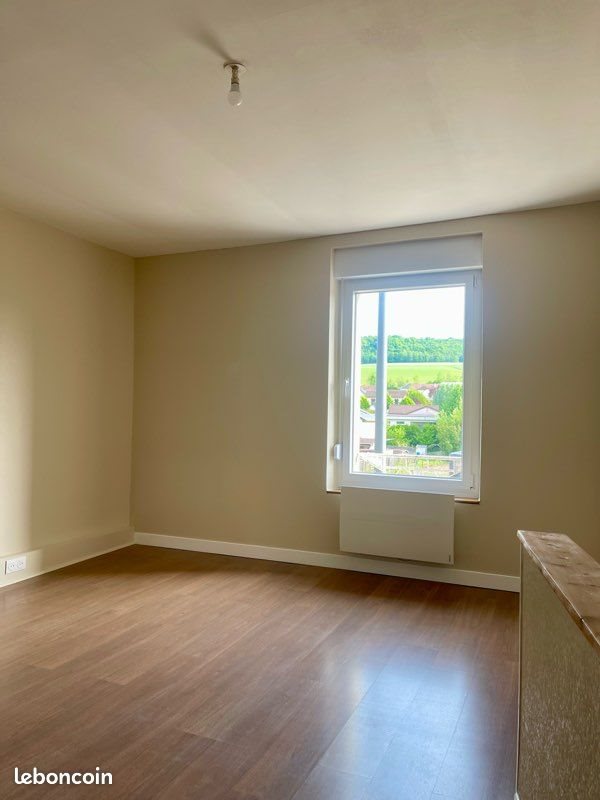 Appartement à louer, 65m², Malleloy