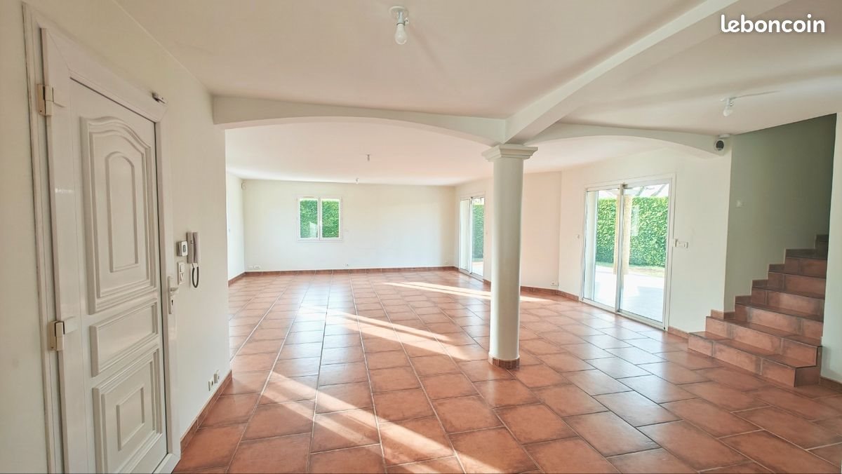 Maison à vendre, 165m², Massieux