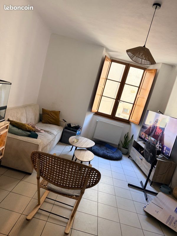Appartement à louer, 90m², Villeneuve-de-Berg