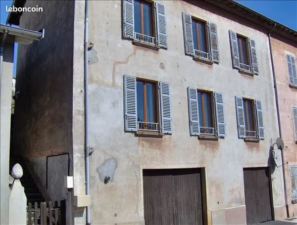 Maison à louer, 110m², Valsonne