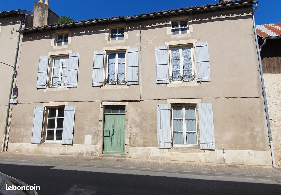 Maison à vendre, 160m², Lusignan