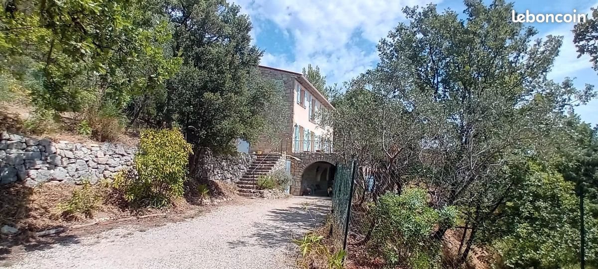 Maison à louer, 180m², Seillans