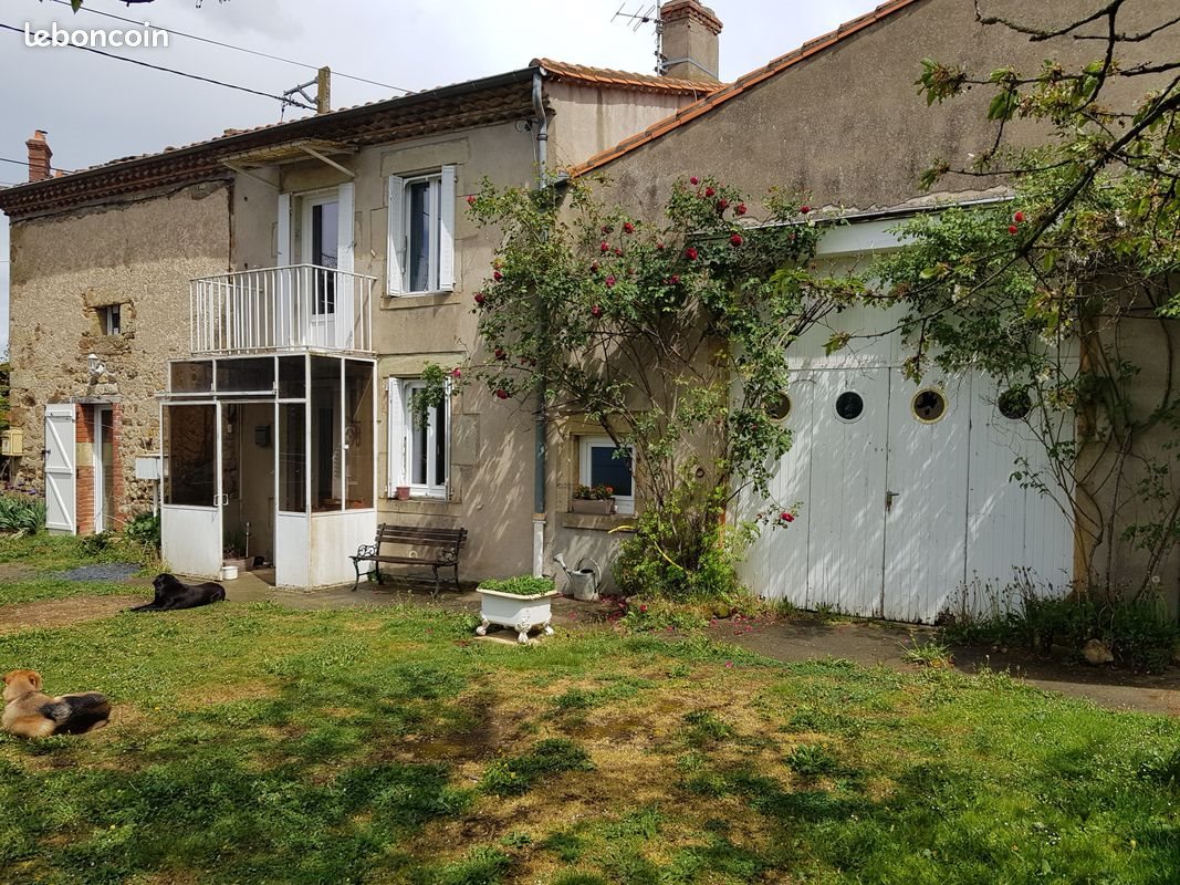 Maison à louer, 130m², Egliseneuve-près-Billom