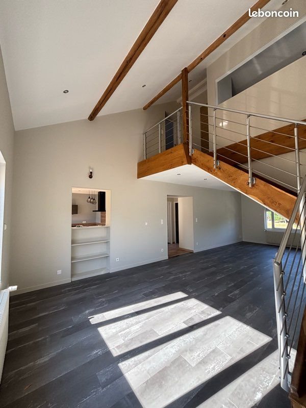 Appartement à louer, 140m², Pierre-de-Bresse