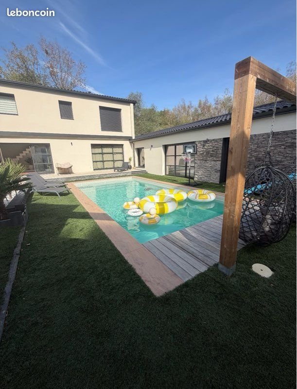 Maison à vendre, 240m², Pont-Saint-Martin